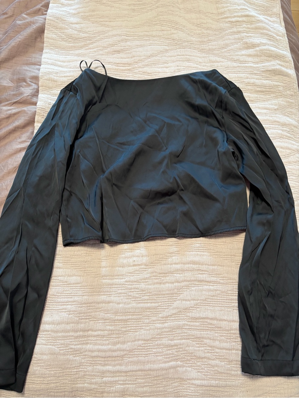 Dynamite Black Off-Shoulder Long-Sleeve Crop Top Satin